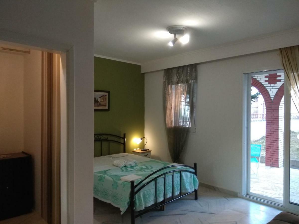 Villa Agnanti Apts And Suites Agio Pnevma エクステリア 写真